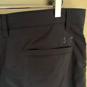 Under Armour Men's dark gray flat front golf shorts 32 11" inseam